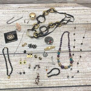 Vintage Costume Jewelry Necklace Earrings Brooch Bracelet Pins Estate Lot